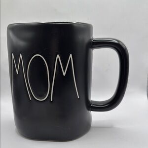 Rae Dunn ‘MOM' Mug - black with white. Perfect condition